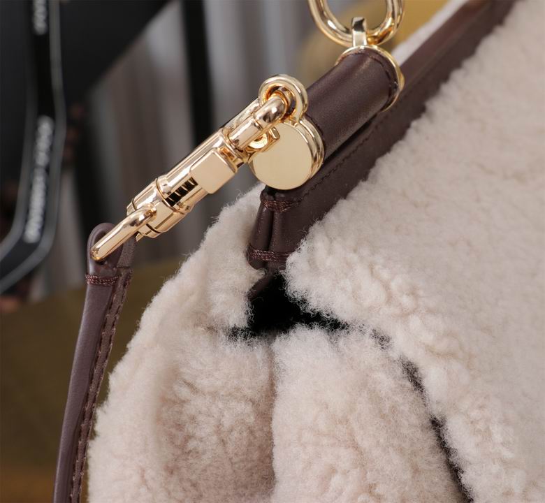 611155 18X11X6cm HX 7