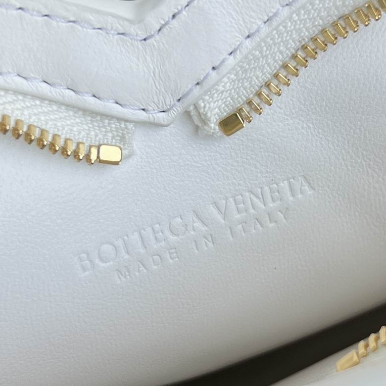 796380 22X18X2cm YG 8