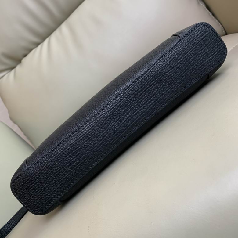 8418-4 27X17X4cm WP 7