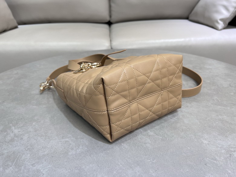 Dior 2835 16x18x12cm yz3_3