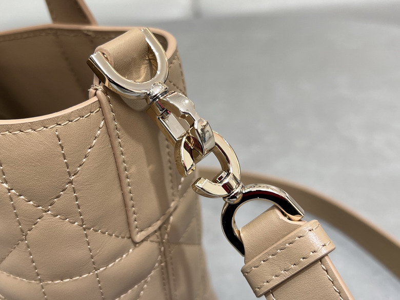 Dior 2835 16x18x12cm yz3_8