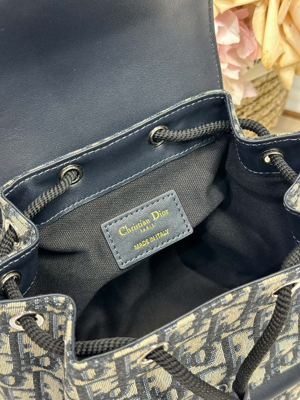 Dior D006 19 5x18 5x8 5cm yz1_8