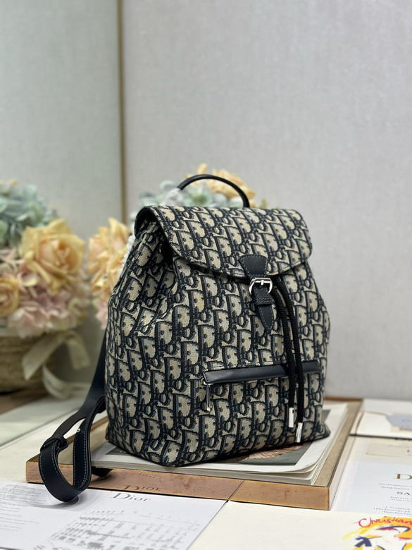 Dior D007 23x26 7x12 5cm yz1_2