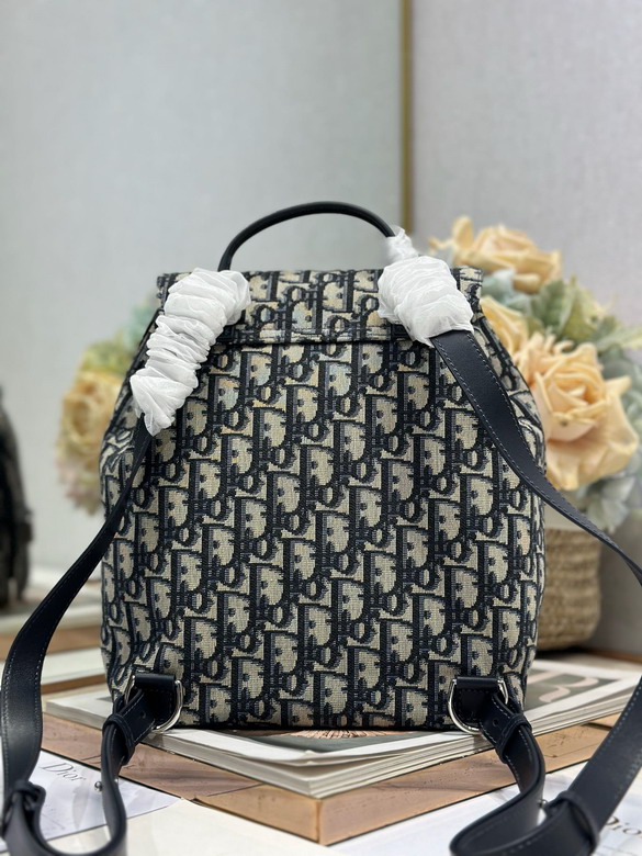 Dior D007 23x26 7x12 5cm yz1_4