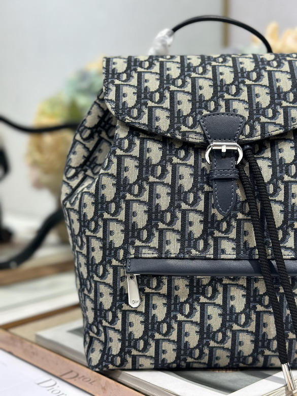 Dior D007 23x26 7x12 5cm yz1_6