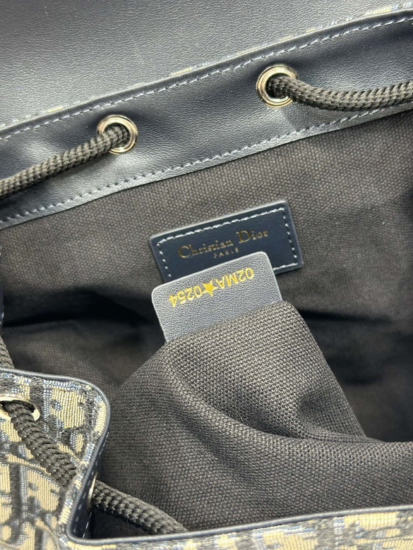 Dior D007 23x26 7x12 5cm yz1_9