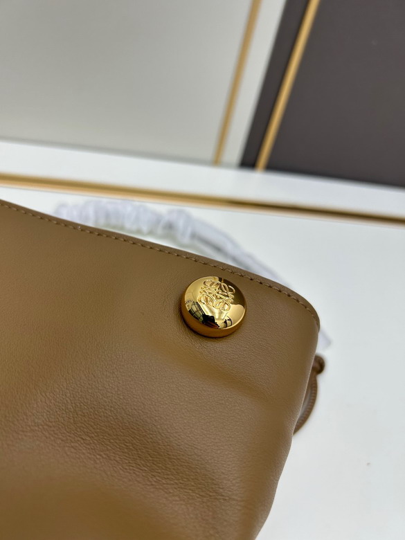 Loewe S260099 21 5x17x7cm jj1_6