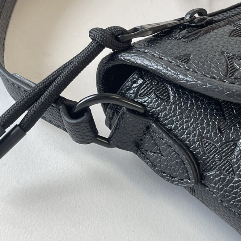 Pulse M12806 16x5x22 5cm ss1_5