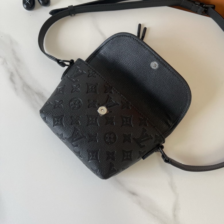 Pulse M12806 16x5x22 5cm ss1_7