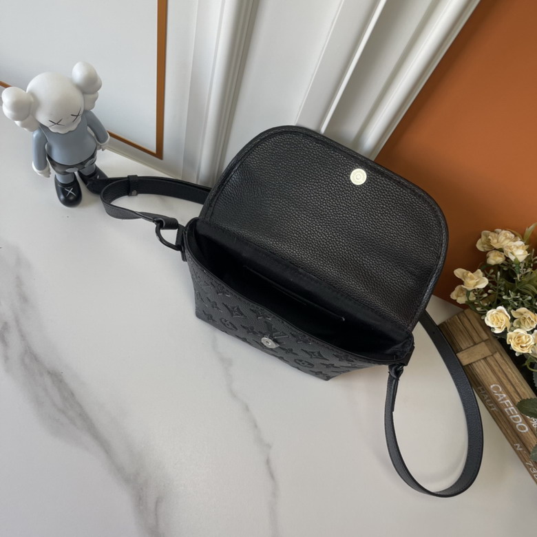 Pulse M12806 16x5x22 5cm ss1_8