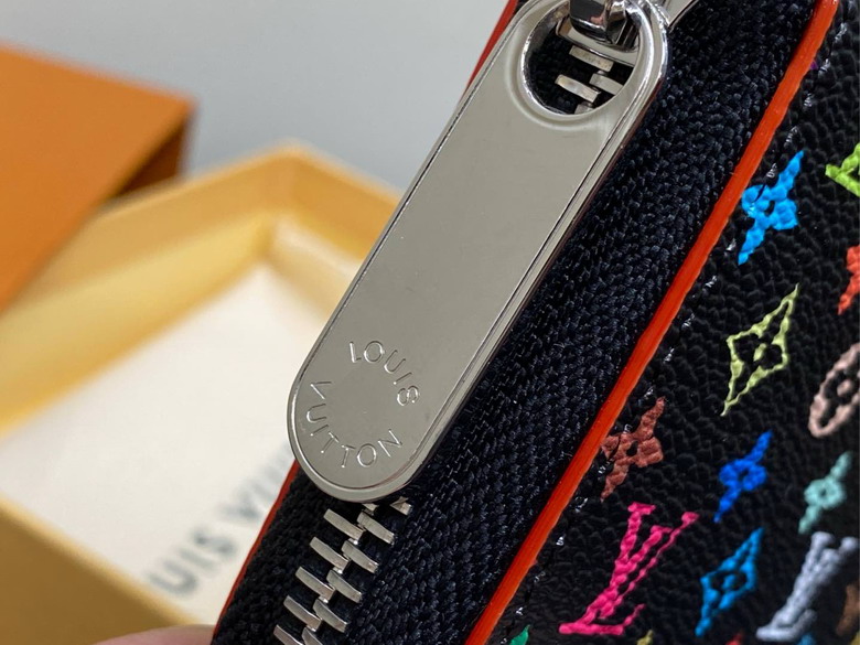 Vivienne M13409 11x8 5x2cm gf_6