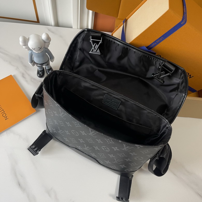 Voyager M12517 33x22 5x11cm ss_9