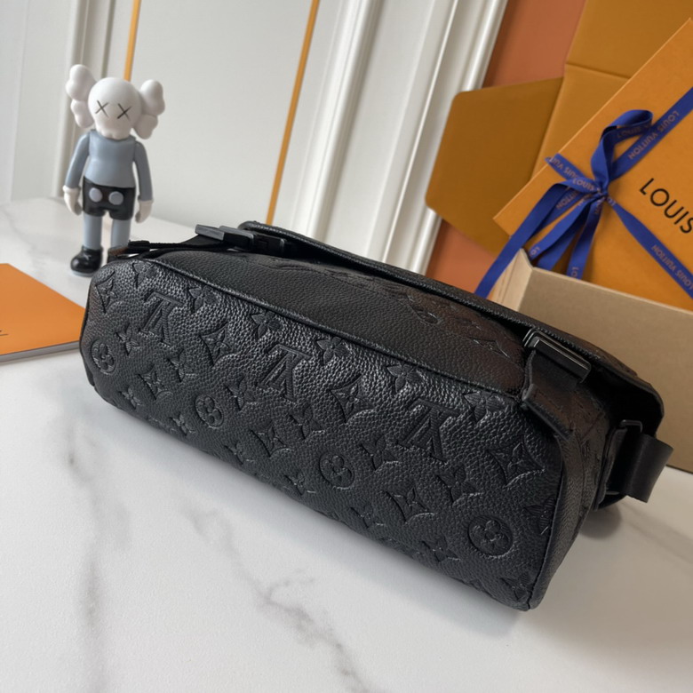 Voyager M25121 33x22 5x11cm ss_4