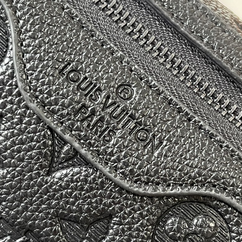 Voyager M25121 33x22 5x11cm ss_5