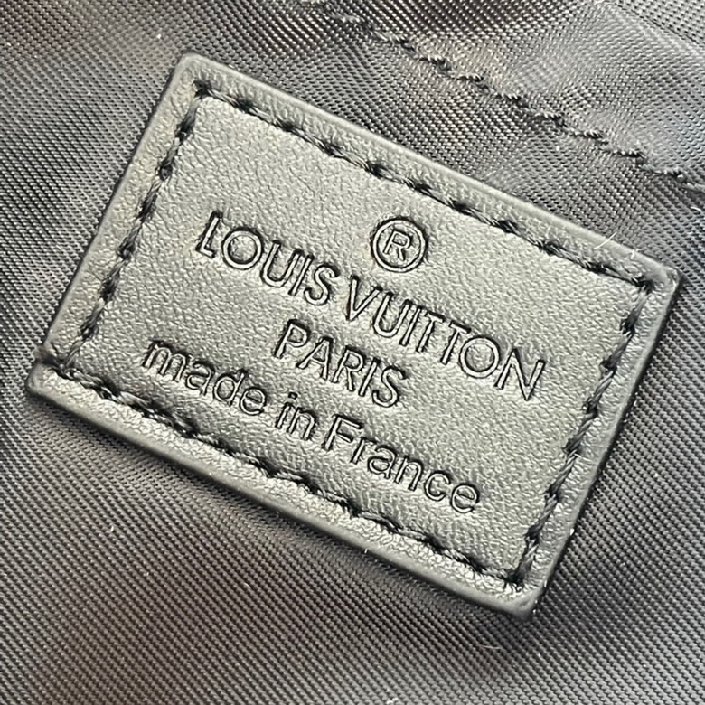 Voyager M25121 33x22 5x11cm ss_9