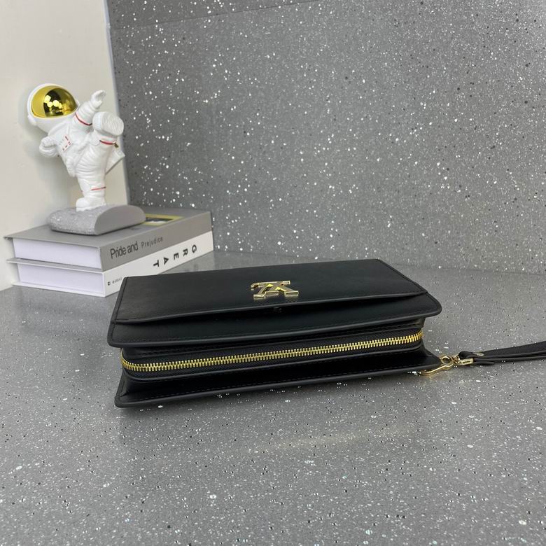 121-4 24.5X17X6cm WP 4