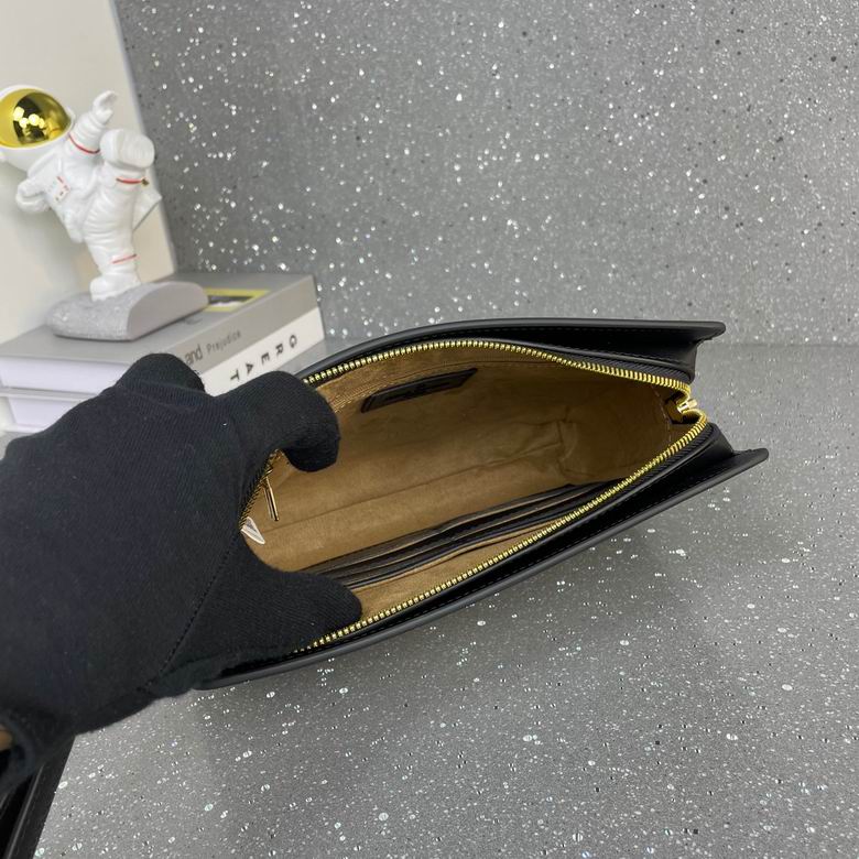 121-4 24.5X17X6cm WP 7