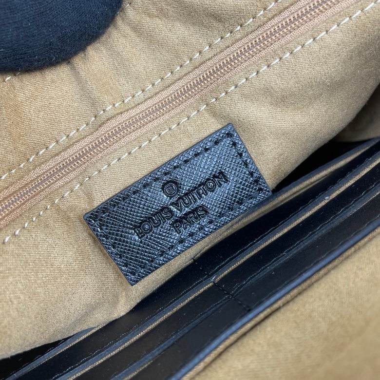 121-4 24.5X17X6cm WP 8