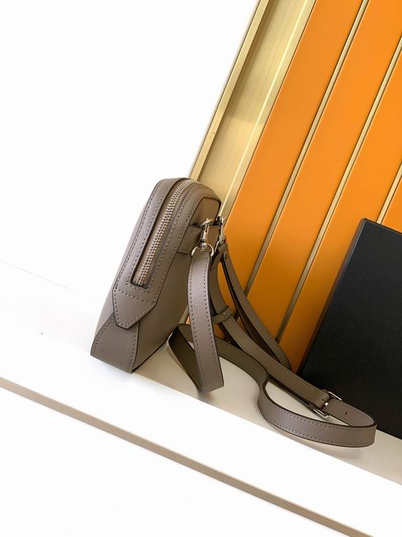 130308 24X17X4cm WP 1