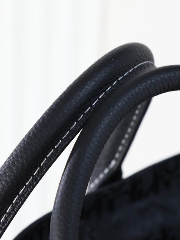 1ADSH241YKK 32X36X13.5cm WP 7