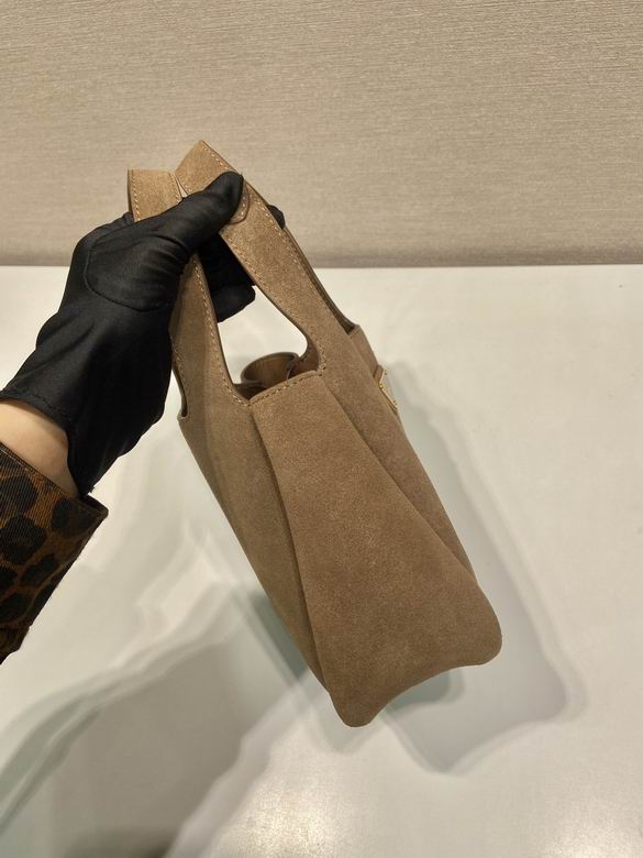 1BA349 18X16X10cm WP 4