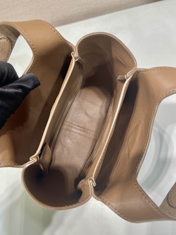 1BA349 18X16X10cm WP 7