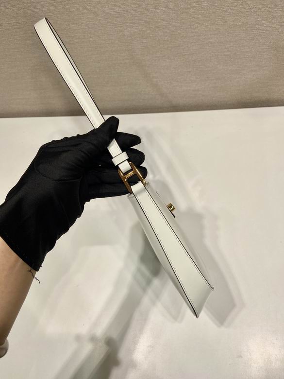 1BC169 22X18.5X4.5cm WP 2色 14