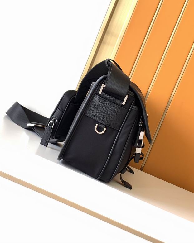 2VD769 24X16X10cm WP 1