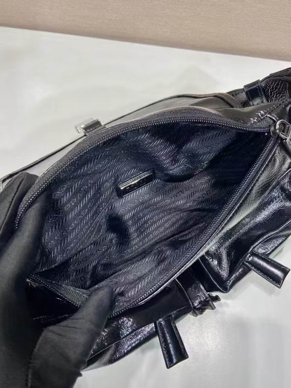 2VH174 24X18X5.5cm WP 7