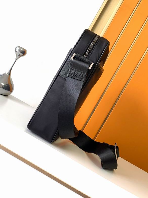 2VQ002 27X24.5X7cm WP 1