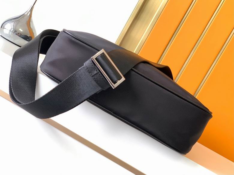 2VQ002 27X24.5X7cm WP 3