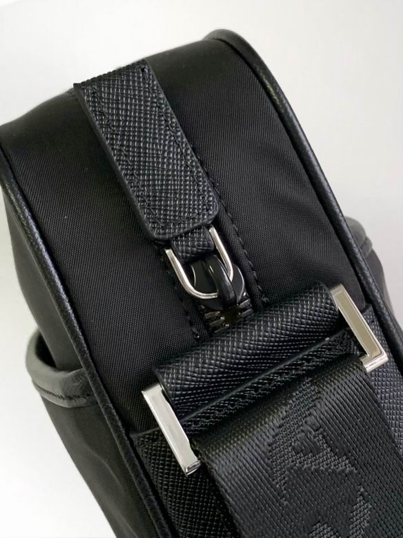 2VQ002 27X24.5X7cm WP 6