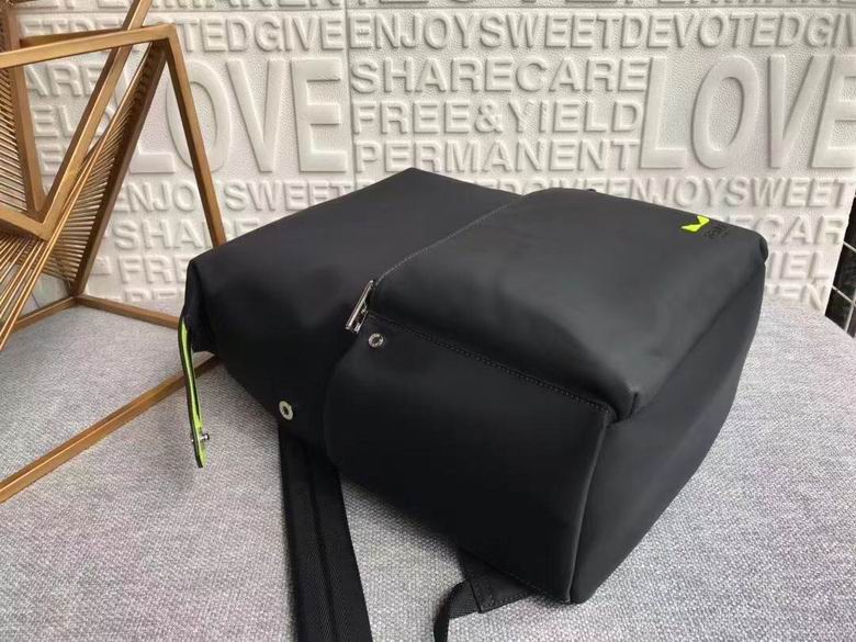 688-1 42X31.5X15cm WP 3