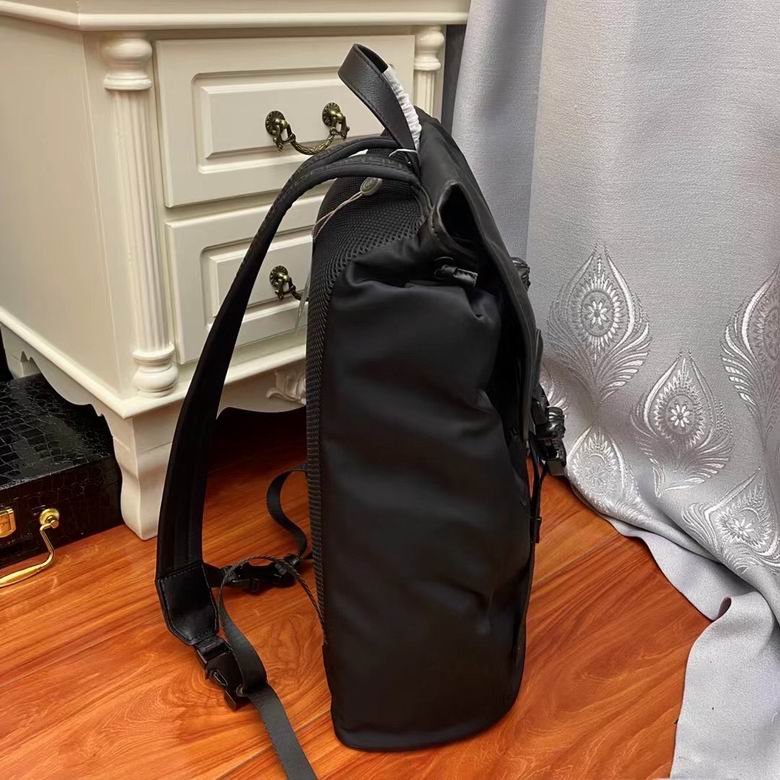 689-1 45X34X15cm WP 3