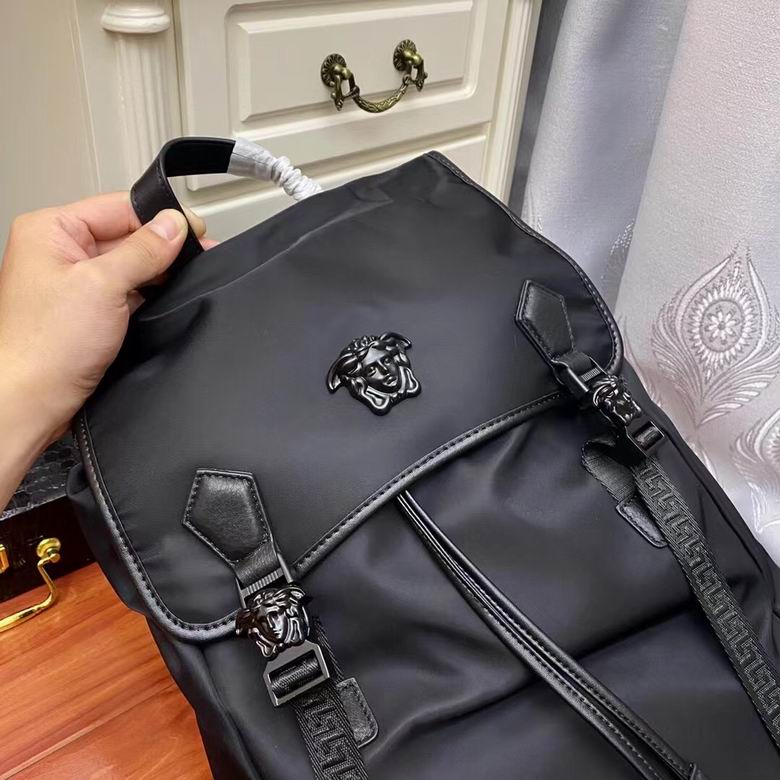 689-1 45X34X15cm WP 4