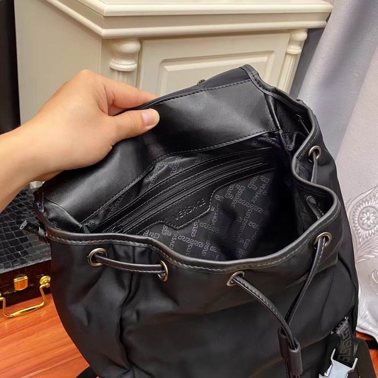 689-1 45X34X15cm WP 8