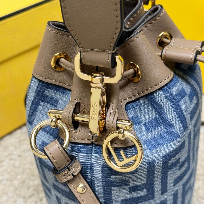 9913 12X18X10cm WP 3