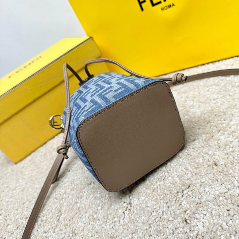 9913 12X18X10cm WP 5