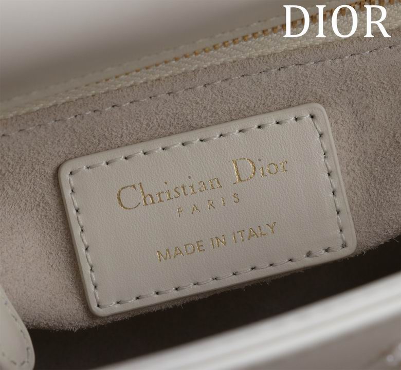 M050538 17X15X7cm HX 10