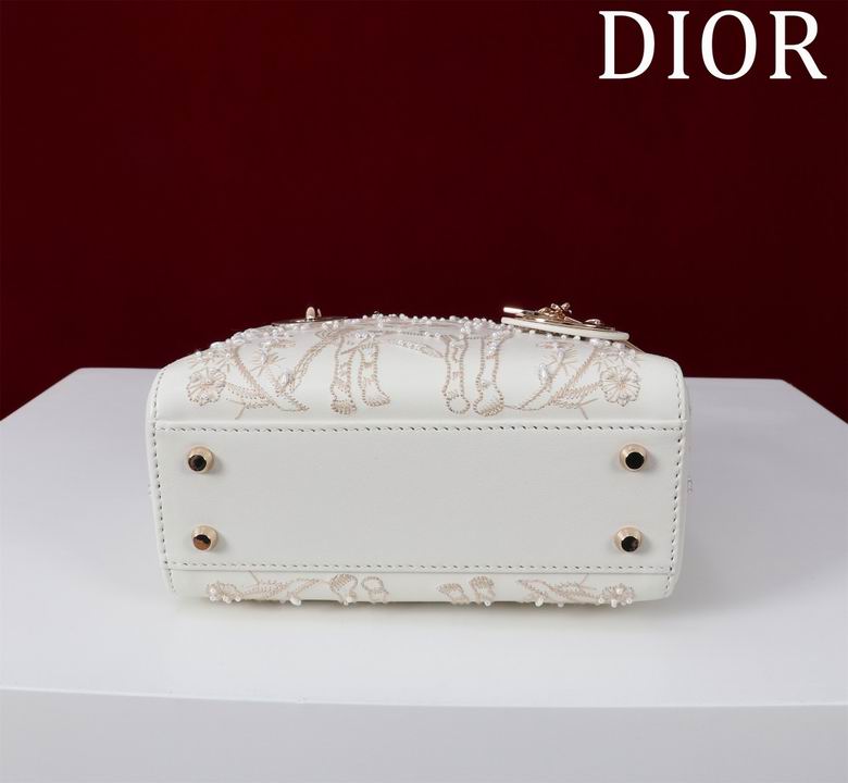 M050538 17X15X7cm HX 5