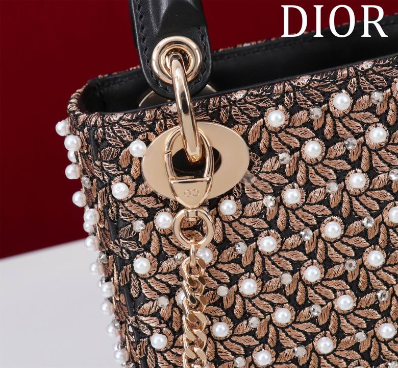 M050589 17X15X7cm HX 7