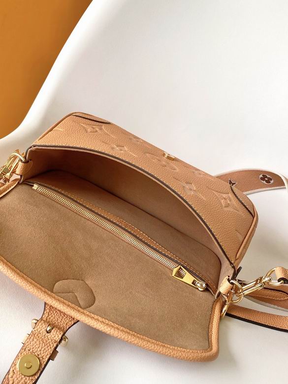 M11817 23X16X8.5cm WP 7