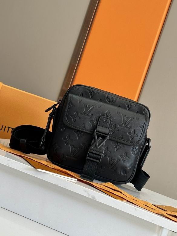 M12516 18X17X7.8cm WP 0