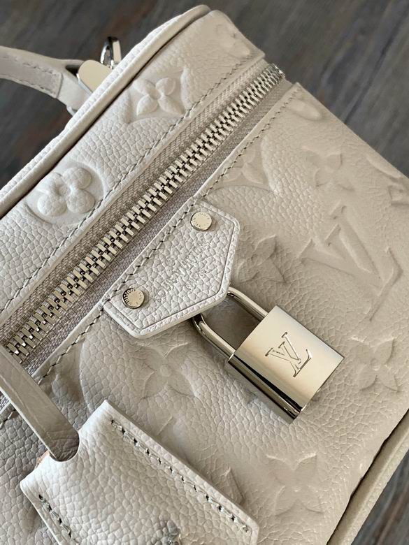 M13593 11.5X6.5X19cm WP 5