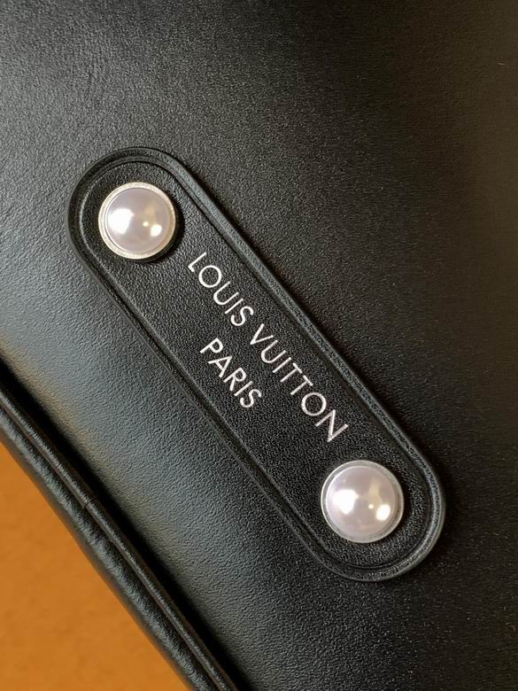 M13987 25X17.5X11cm WP 4