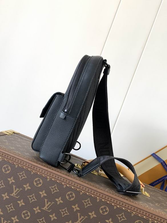 M23736 20X30X4cm WP 1