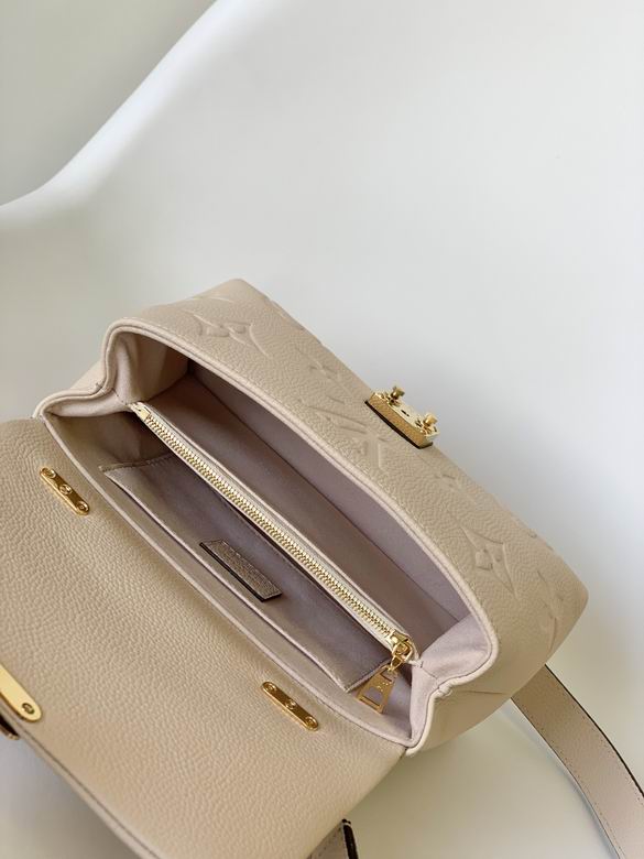 M46008 24X17X8.5cm WP 8