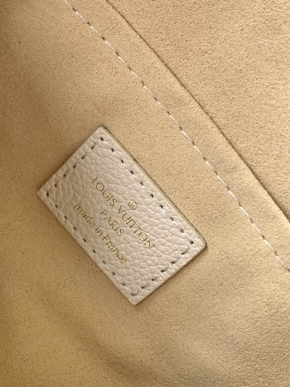 M46575 20.5X13.5X12cm WP 2色 17