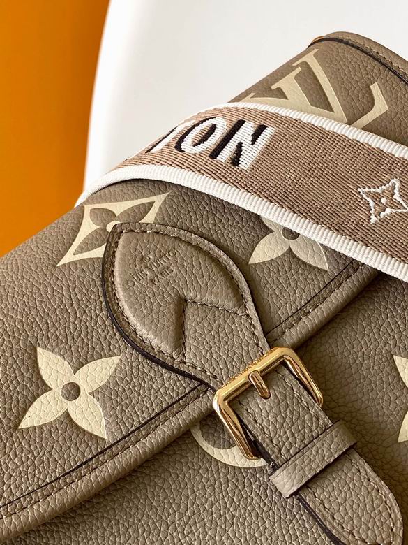 M46583 23X16X8.5cm WP 4