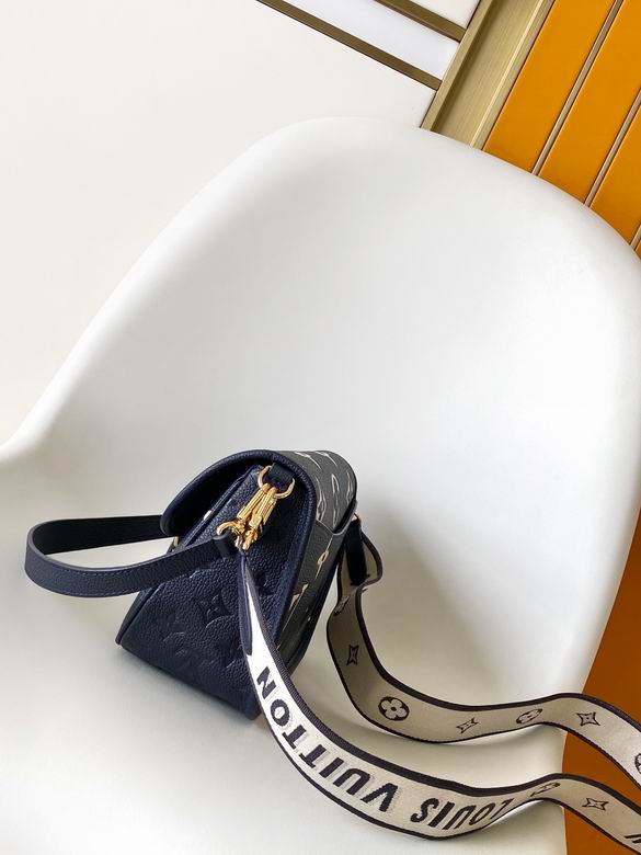 M47161 23X16X8.5cm WP 1